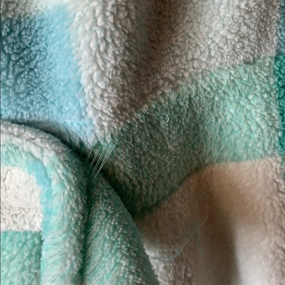 Fuzzy robe - Picture 6 of 7